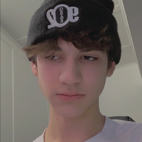 Meet your Posher, Bobby - Picture 2 of 3